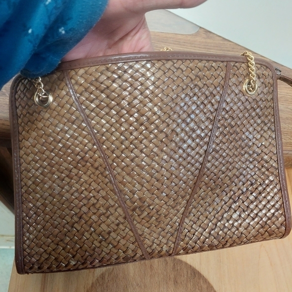 Vintage* The Bay, Made in Italy, Tan Clutch/Cross Body with Long Chain Strap - Picture 2 of 12